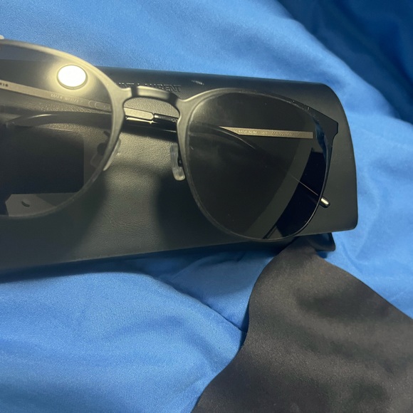 YSL Sunglasses - Picture 5 of 5